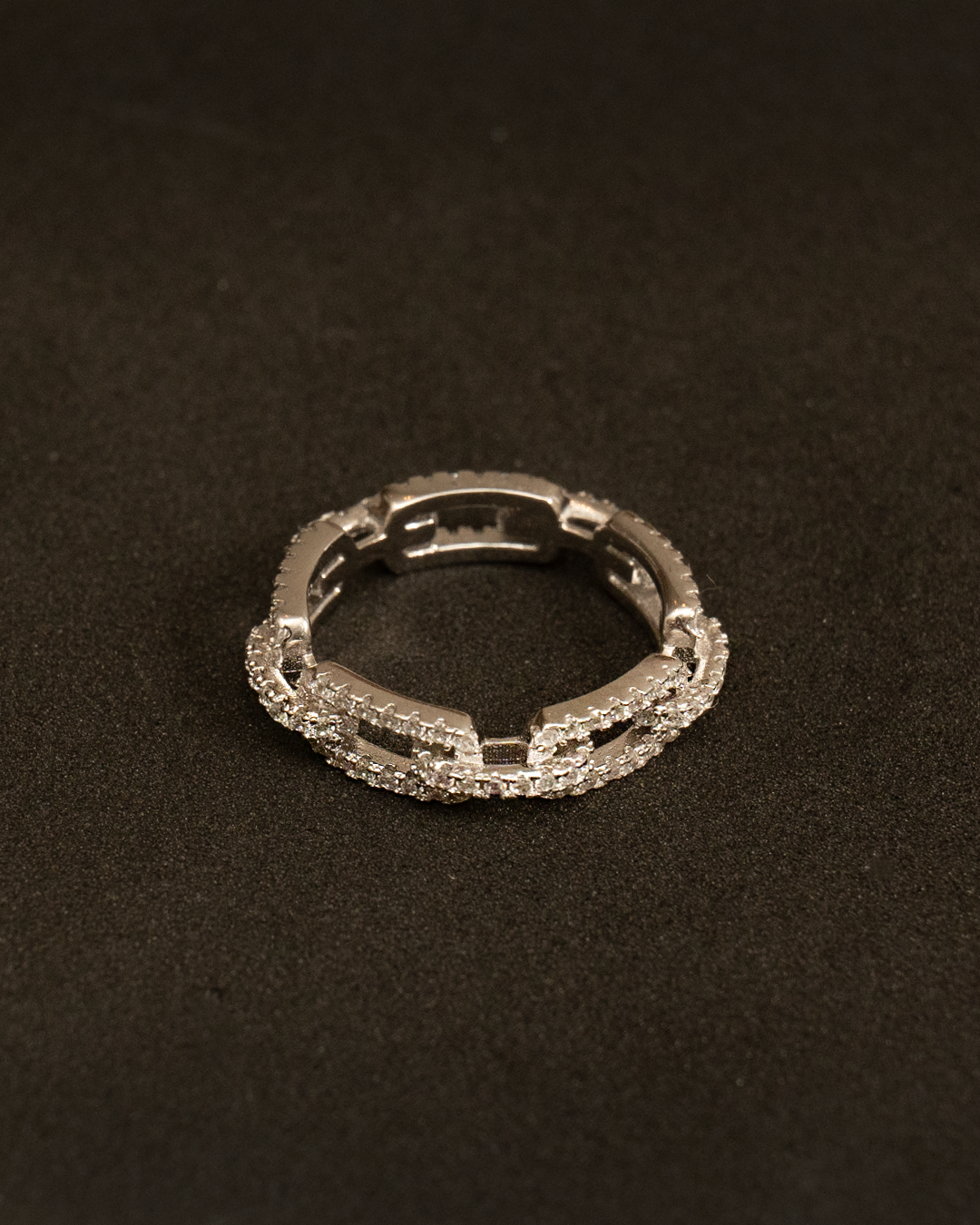 Creative lock chain ladies zircon ring